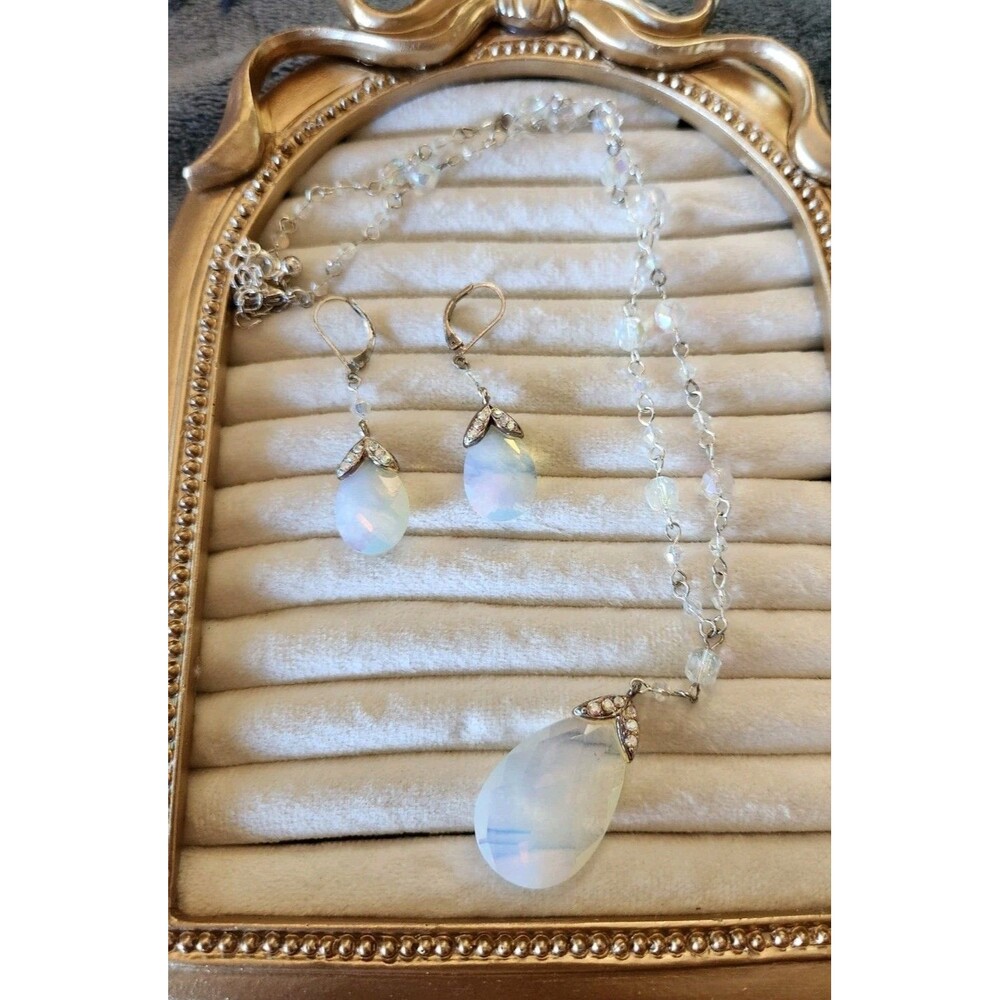 Vintage Avon Moonglow Necklace And Earring Set